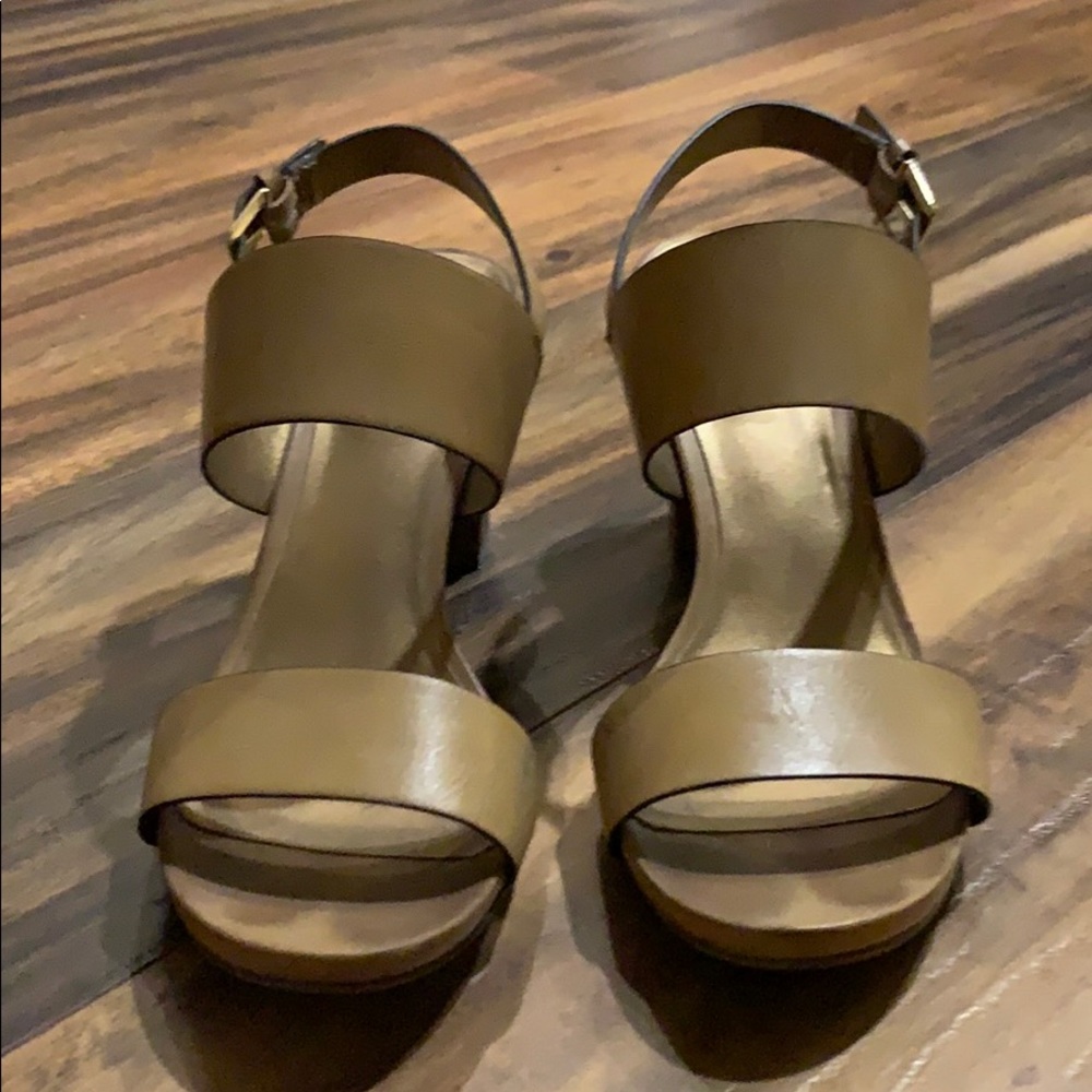 Tan heels by Kelly&Katie